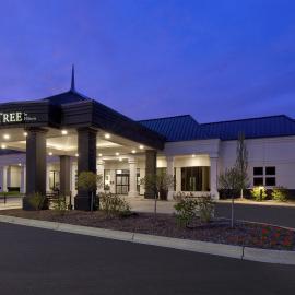 DoubleTree by Hilton Hotel Detroit Novi，位于诺维的酒店