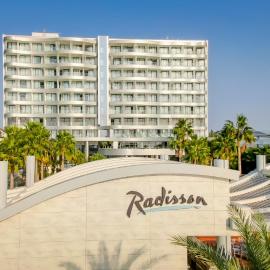 Radisson Beach Resort Larnaca，位于拉纳卡的酒店