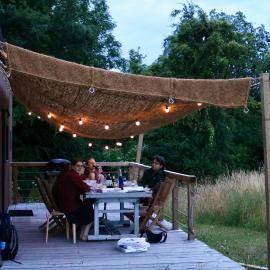 Tiny House Les Jours Heureux Sejour nature pres de Dinant et des Lacs de l Eau d Heure，位于Villers-le-Gambon的酒店