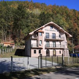Retreat House Serbia - Vila Nikola，位于Brus的酒店