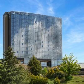 Sheraton Uşak Hotel & Thermal Spa，位于乌沙克的酒店