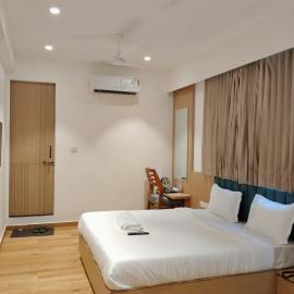 Hotel Sun City，位于Kalol的酒店