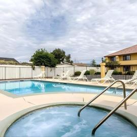 Quality Inn & Suites Gilroy，位于吉尔罗伊的酒店