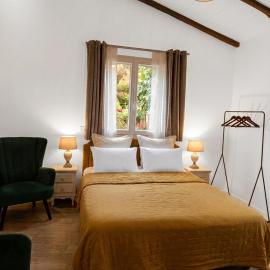 La Bastide des Mûriers,位于Deaux的酒店