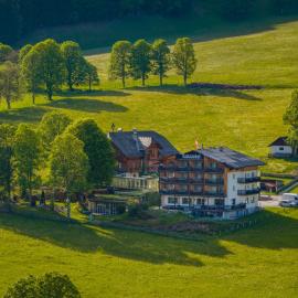 Hotel Ramsauhof Zimmer Appartement Pool & Wellness，位于拉姆绍达赫斯坦的酒店
