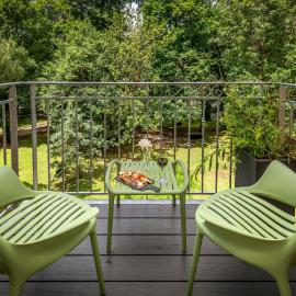 Logis Hôtel Restaurant Les 2 Rives - CHAMBRES CLIMATISEES - A75, en bordure de rivière，位于班纳萨克的酒店