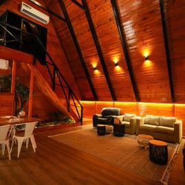 A-Frame Farm Retreat Abu Dhabi 2BR Cabin，位于Remah的酒店