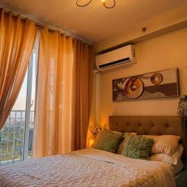Studio w pool & balcony, city & mountain view Mactan airport，位于Suba的酒店