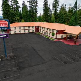 FairBridge Inn and Suites Sandpoint，位于Ponderay的酒店