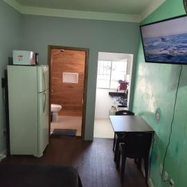 loft 12 em Salto Acomoda até 2 pessoas rede urbana，位于萨尔托的酒店
