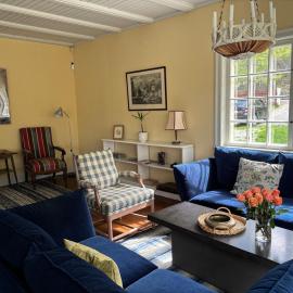 Charming Archipelago House Near Stockholm，位于Djurhamn的酒店