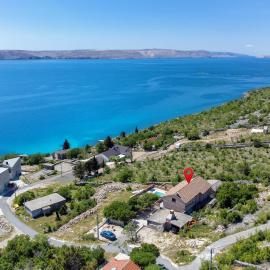 Family-friendly apartments with swimming pool Lukovo Sugarje, Karlobag - 24896，位于卡尔卢巴格的酒店