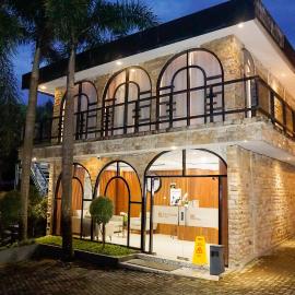 Nimo Resort Ciater，位于塞亚特的酒店