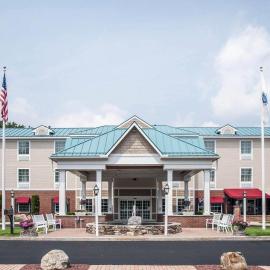 Comfort Inn & Suites Sturbridge-Brimfield,位于斯特布里奇的酒店