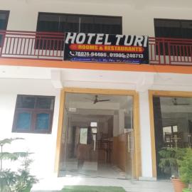 Hotel Turi & Punjabi Restaurant，位于Rewalsar的酒店