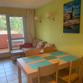 Magnifique Appartement vue sur Mer avec piscine，位于瑟贝里的酒店