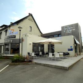 Hôtel Le Saint Loup，位于让布卢的酒店