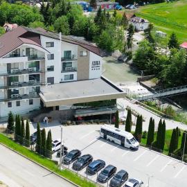 Azuga Ski & Bike Resort，位于阿祖加的酒店