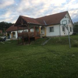 Mecseki Farkasvár，位于毛焦尔海尔泰伦德的酒店