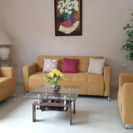 Gated house with garden and pool Mérida，位于Caucel的酒店