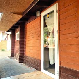 Domek Kanadyjka nad Jeziorem Mąkolno，位于Janowice的酒店