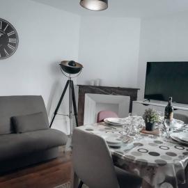 4 Escale confortable au cœur d'Ernée，位于Ernée的酒店