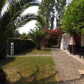 Appartement Coloquinte-Résidence Les Glycines，位于厄热涅莱班的酒店