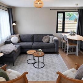 Sfeervol Chalet - Gelegen In bosrijkgebied van Drenthe - Rust en Natuur，位于伊科斯特的酒店