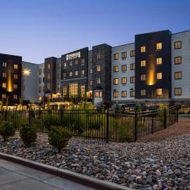 Staybridge Suites - Colorado Springs NE Powers by IHG，位于科罗拉多斯普林斯的酒店