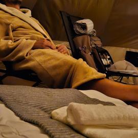 Acorn Creek Tented Camp，位于Nidda的酒店