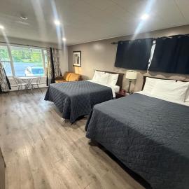 Nites Inn Motel，位于康沃尔的酒店