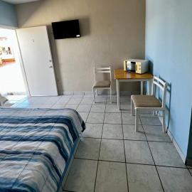 Cozy Rooms Rocky Point - Walk to Playa Hermosa，位于佩尼亚斯科港的酒店