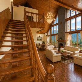 Royal Kalinga Cottage near volvo bus stand, Manali - Best Property of Manali 2025-26，位于马拉里的酒店