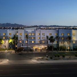 TownePlace Suites by Marriott Phoenix Goodyear，位于嘉年的酒店