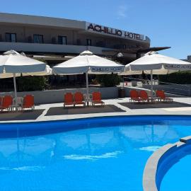 Achillio Hotel，位于科莫蒂尼的酒店