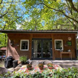 Chalet Groenrust op Jocomo Parc in Lanaken，位于拉纳肯的酒店