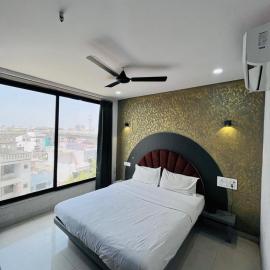 Hotel 7 Square，位于苏拉特的酒店