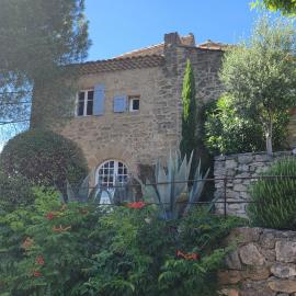 La bastide sous les tours - chambres d'hôtes de charme，位于Grane的酒店