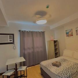 Condo near Ayala Mall and SM Downtown CDO FREE 2PAX POOL，位于Pontud的酒店