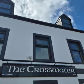 The Crosswater Pub, Restaurant and Rooms，位于Barrhill的酒店