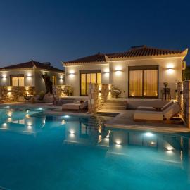 Koroni Poolside Suites，位于科罗尼的酒店