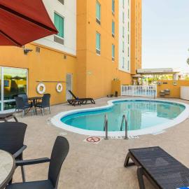 Hampton by Hilton Queretaro Tecnologico，位于克雷塔罗的酒店
