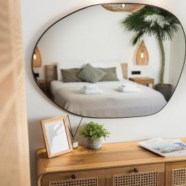 Studio Apartment 5, Unique Location - Sea View，位于利萨基亚的酒店