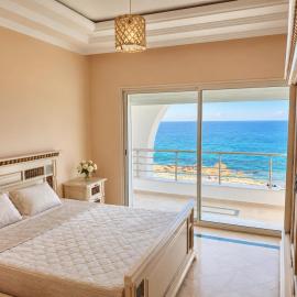 Seaside Mediterranean Home，位于古莱比耶的酒店