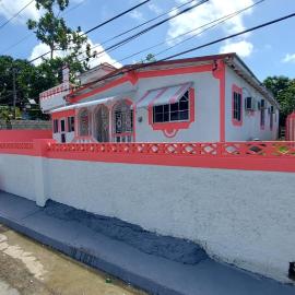 Holiday Rooms in Port Morant StThomas Jamaica，位于Port Morant的酒店