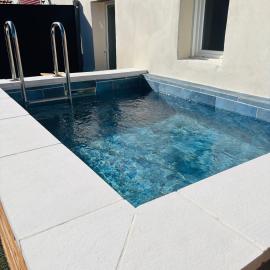 Chambre Sud Doré avec Piscine en saison et SPA en supplément，位于Paulhan的酒店