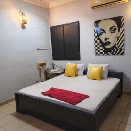 La CASA - Guesthouse，位于瓦加杜古的酒店