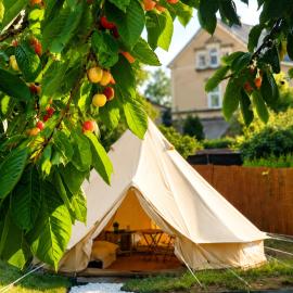 Glamping- einzigartiges Zelten im ruhigen Garten umgeben von Obstbäumen，位于莱比锡的酒店