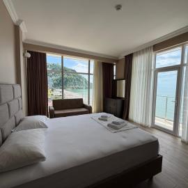 Black Sea Hotel，位于卡瓦拉提的酒店