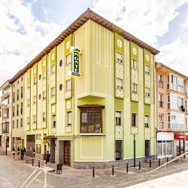 Pension Monteverde，位于坎加斯-德奥尼斯的酒店
